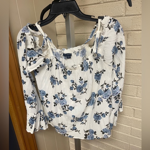 American Eagle Floral Cold Shoulder Top - Picture 5 of 6